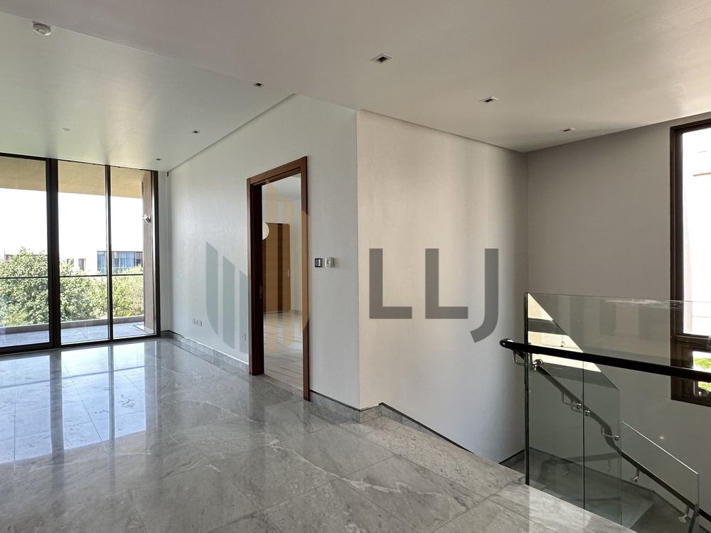 gallery thumbnail 2