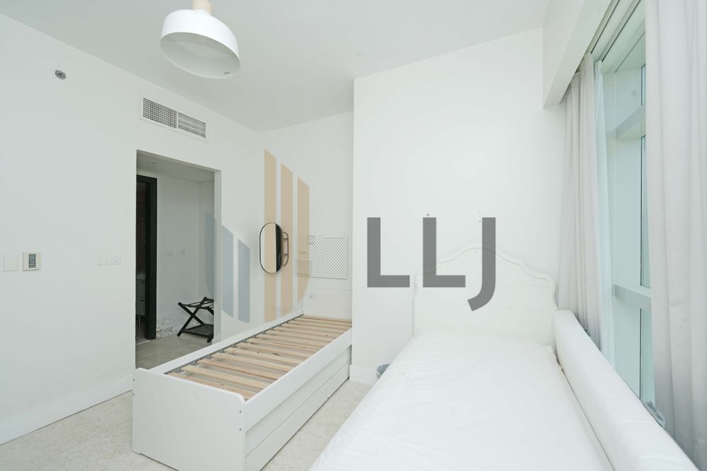 gallery thumbnail 1