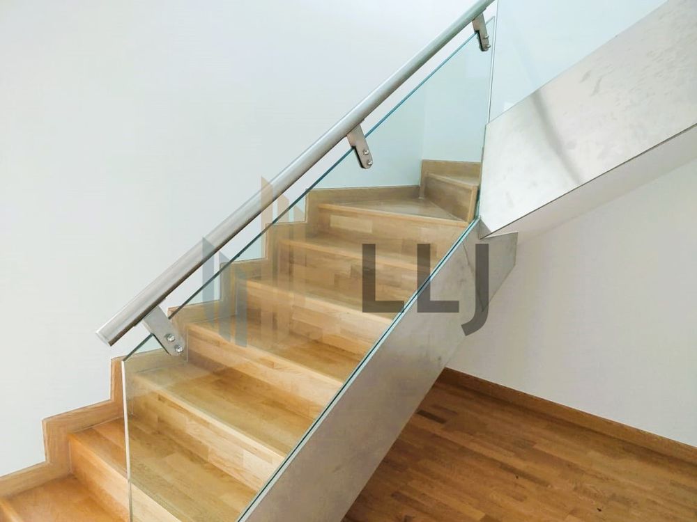 gallery thumbnail 1